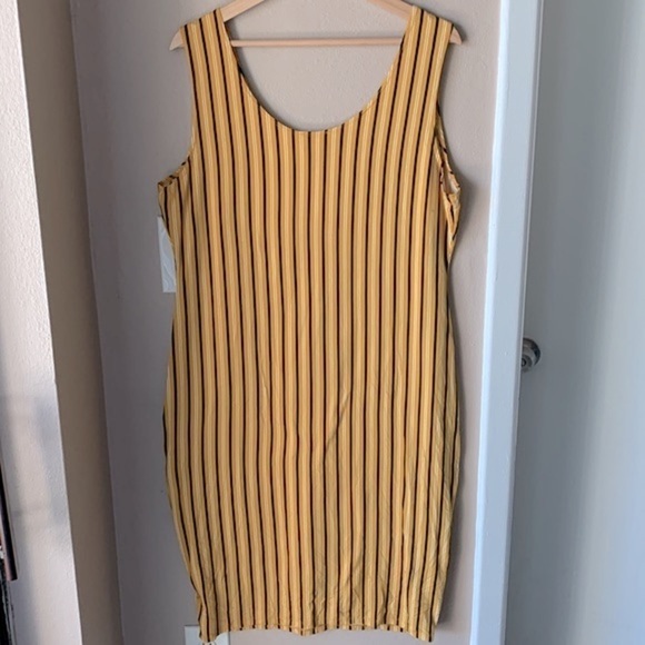 LOVE J Yellow Vertical Stripe Sleeveless Midi Dress - Picture 5 of 6